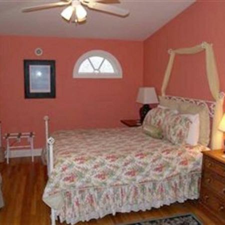 تاكوما، واشنطن The Villa Bed & Breakfast (Adults Only) الغرفة الصورة