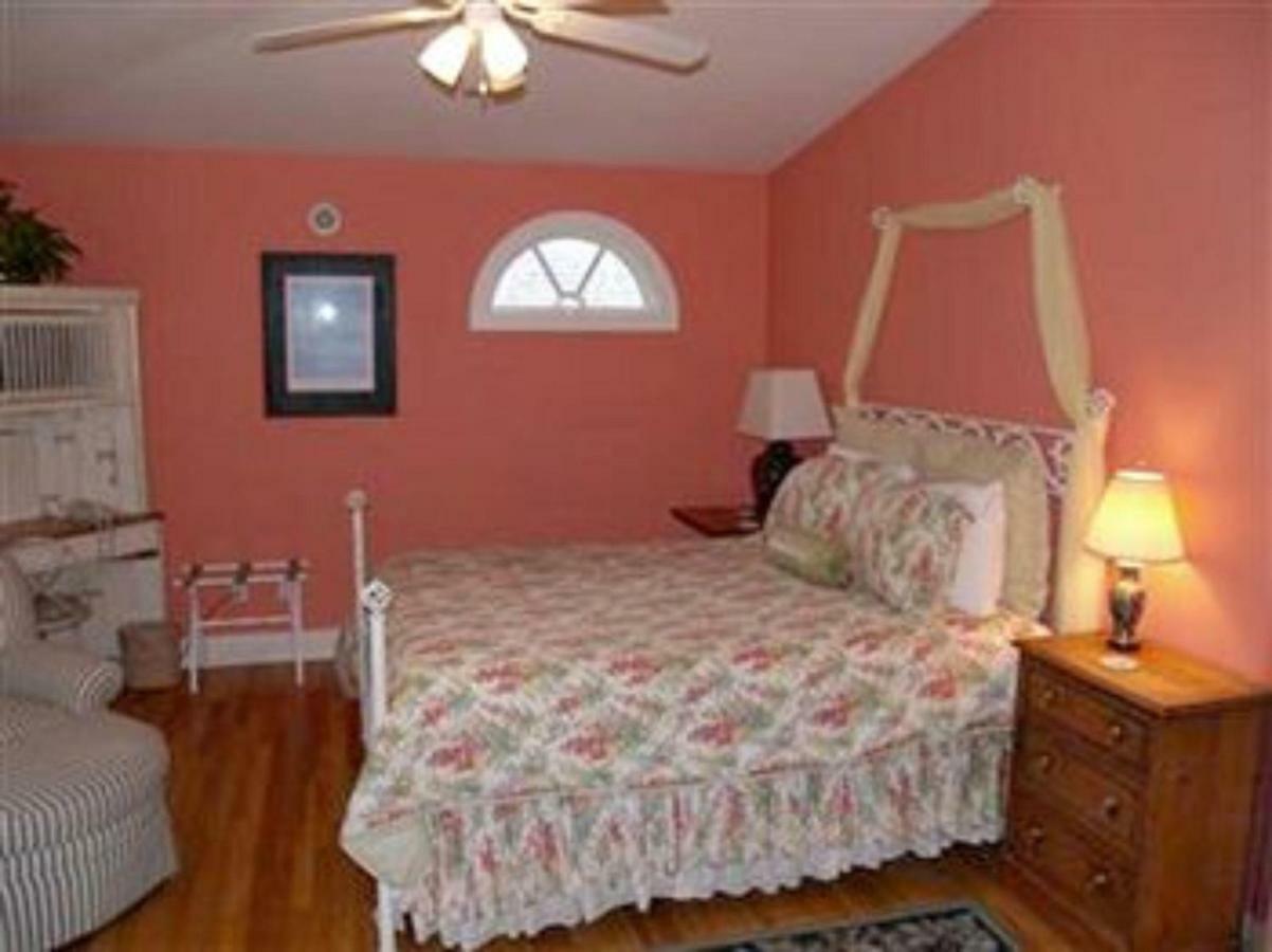 تاكوما، واشنطن The Villa Bed & Breakfast (Adults Only) الغرفة الصورة